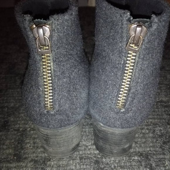 TOMS Leila Black Suede & Gray Wool Ankle Booties-Sz 7 - Picture 2 of 5